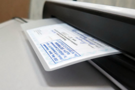 Яка ламінaція краще: глянцева чи матова?